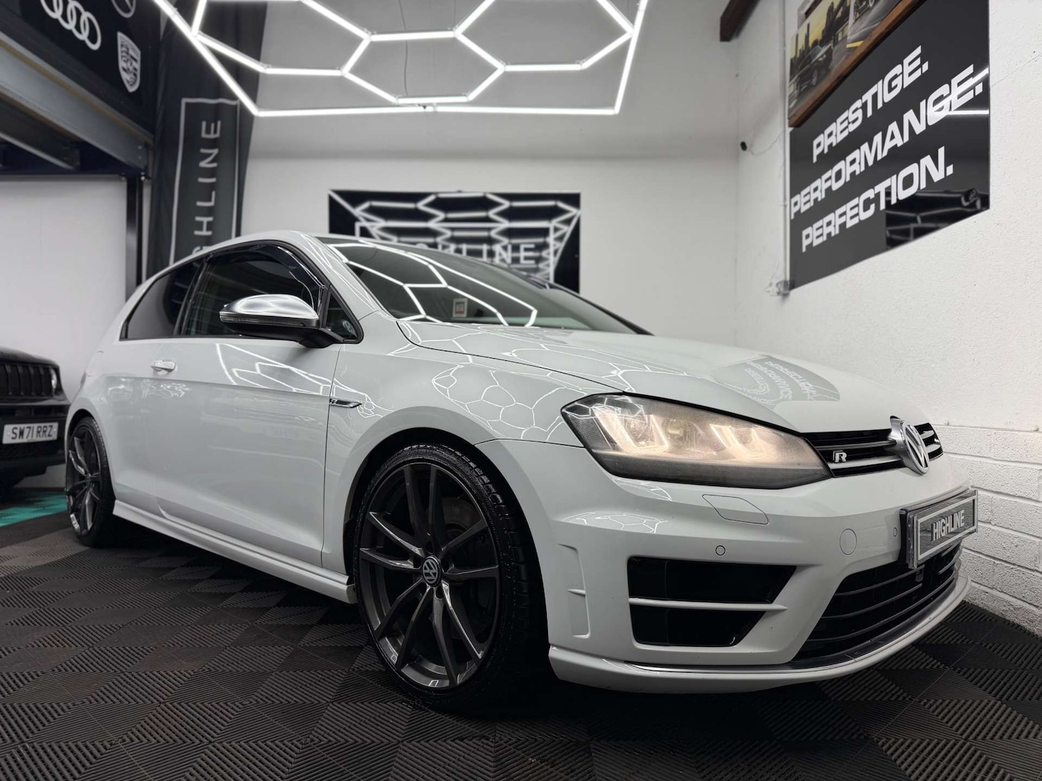 Used Volkswagen Golf 2014 for sale - 77400153: Photo 4