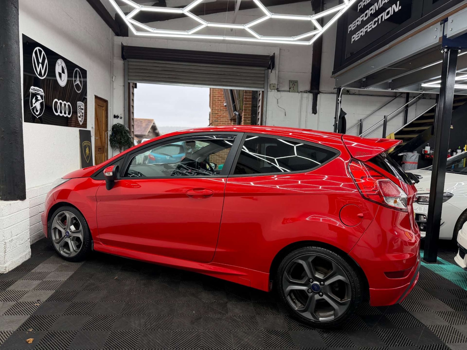 Used Ford Fiesta 2015 for sale - 77897920: Photo 11