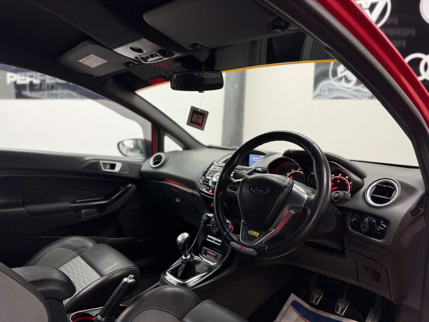 Used Ford Fiesta 2015 for sale - 77897920: Photo 15