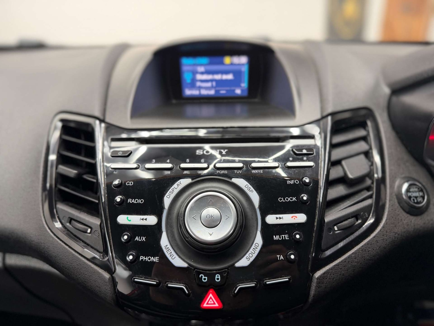 Used Ford Fiesta 2015 for sale - 77897920: Photo 21