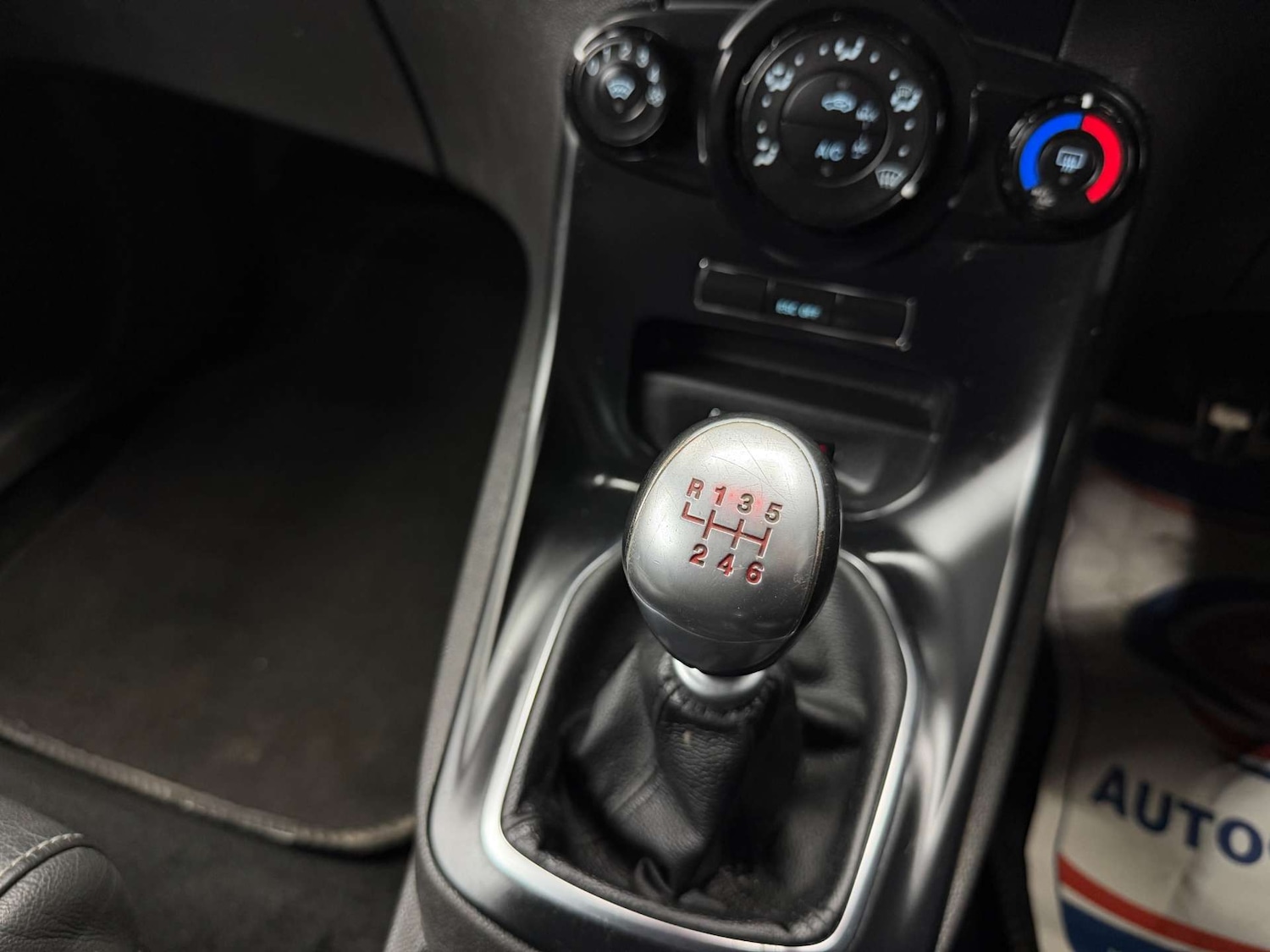 Used Ford Fiesta 2015 for sale - 77897920: Photo 24