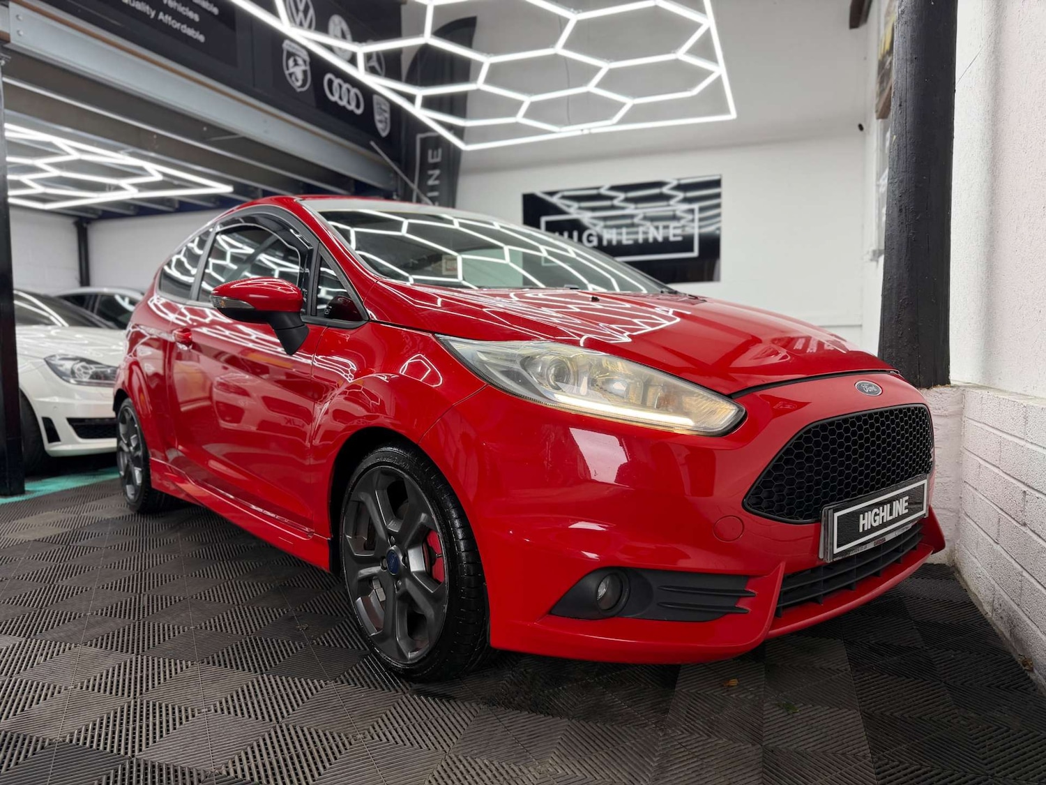 Used Ford Fiesta 2015 for sale - 77897920: Photo 3