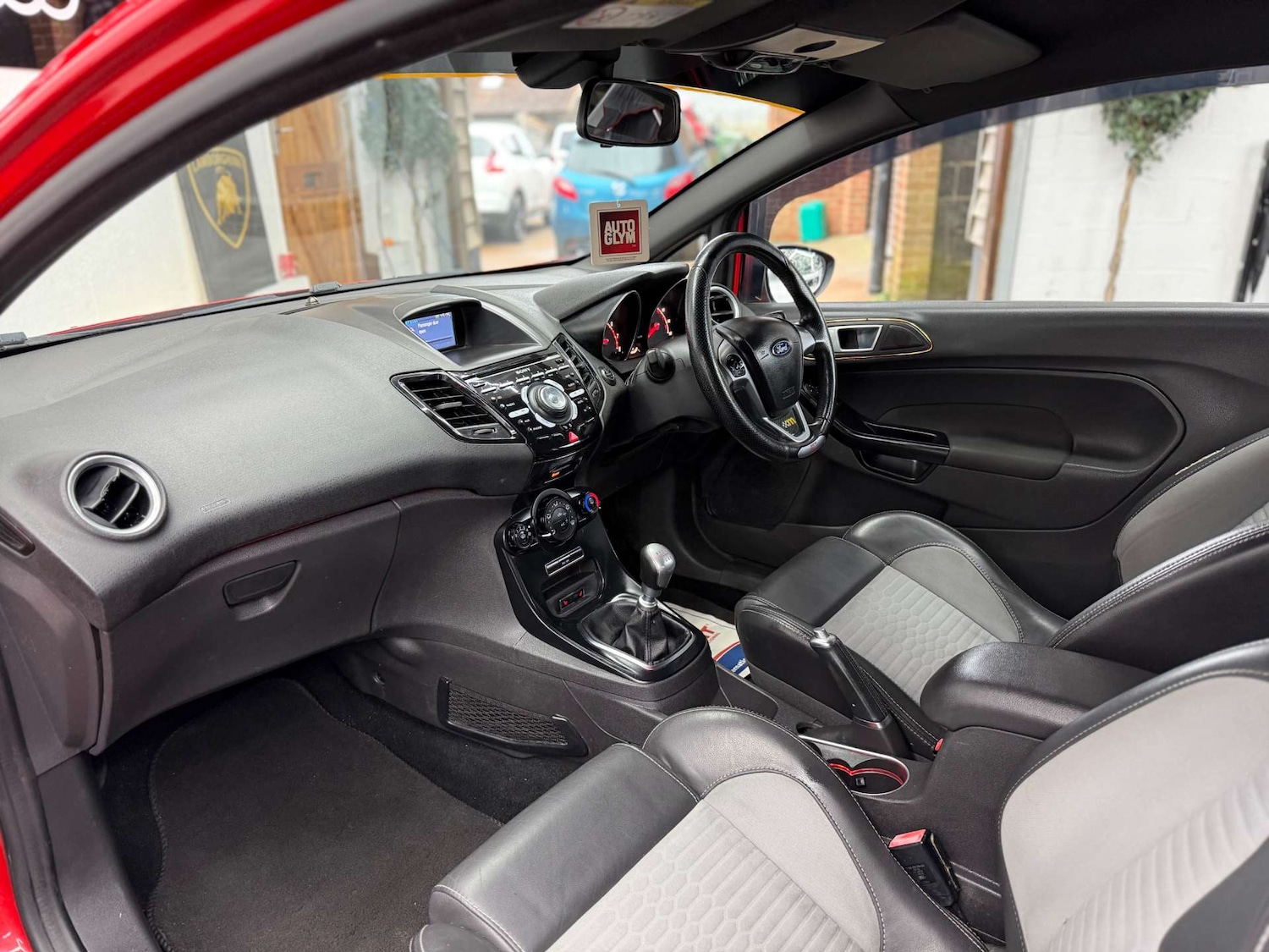 Used Ford Fiesta 2015 for sale - 77897920: Photo 31