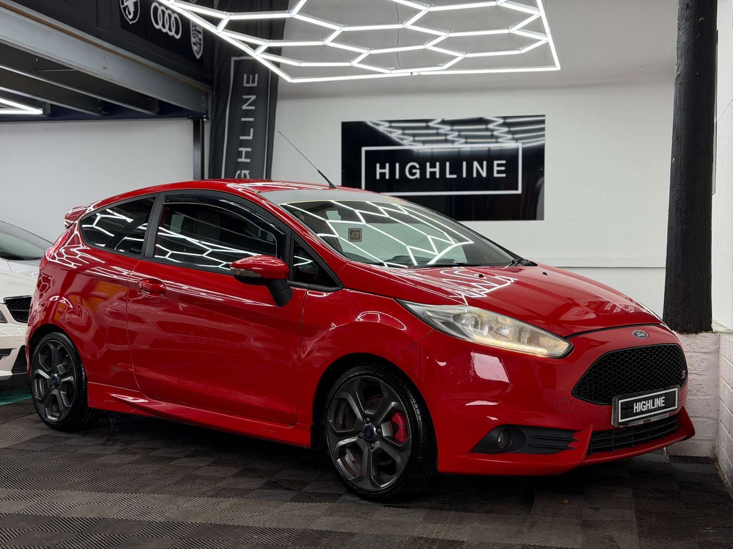 Used Ford Fiesta 2015 for sale - 78080656: Photo 2