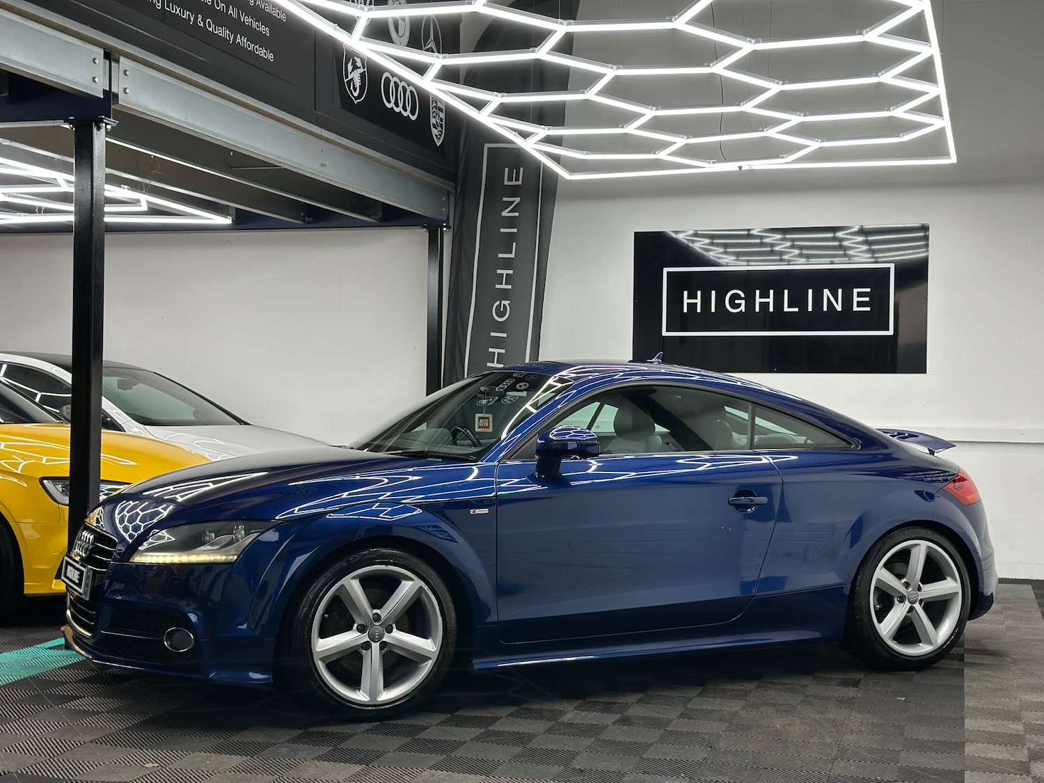 Used Audi TT 2011 for sale - 76949873: Photo 10