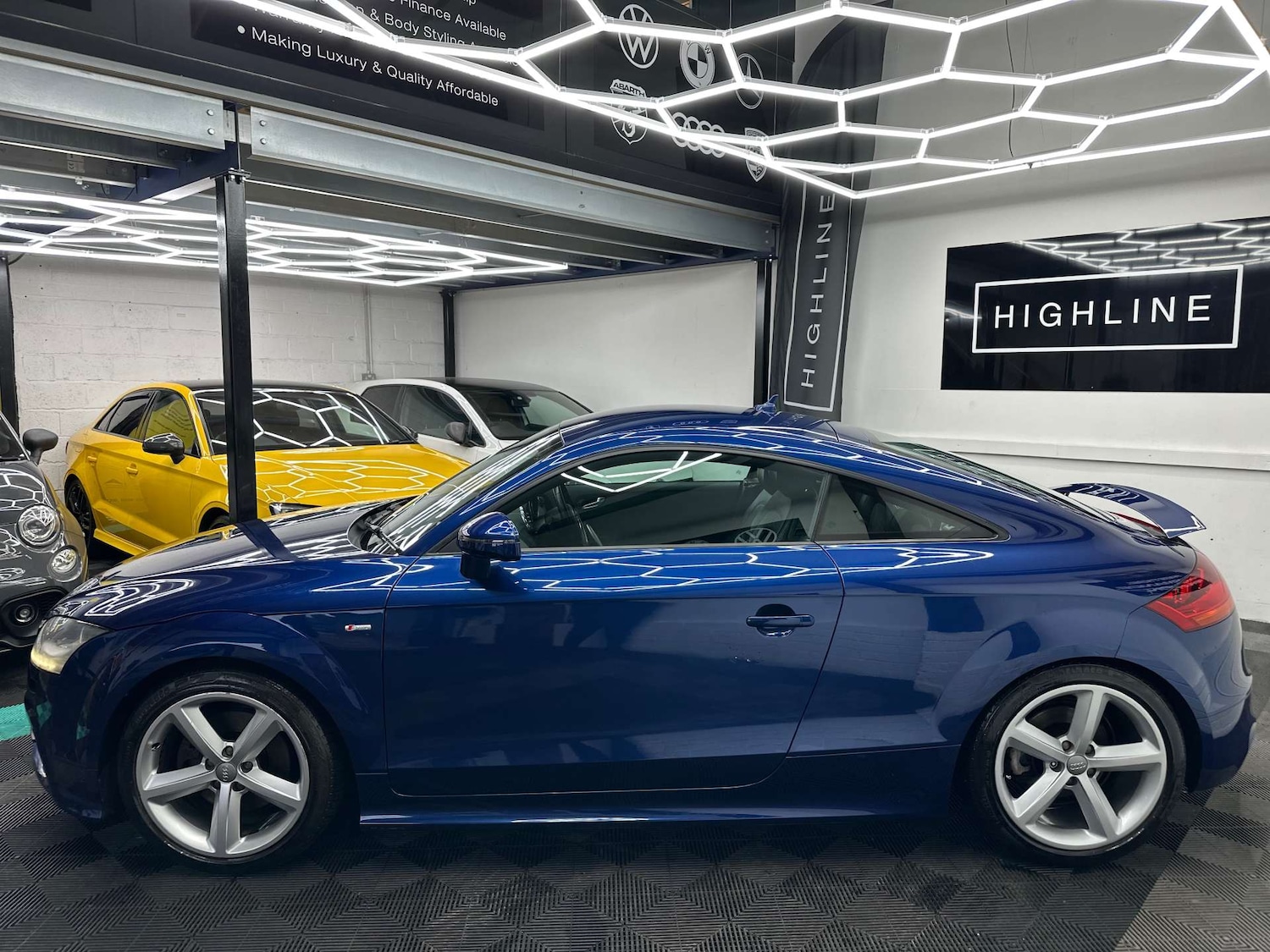 Used Audi TT 2011 for sale - 76949873: Photo 12