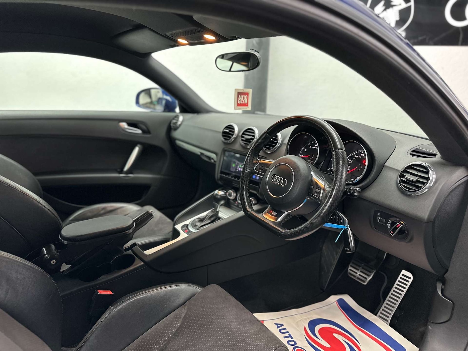 Used Audi TT 2011 for sale - 76949873: Photo 17