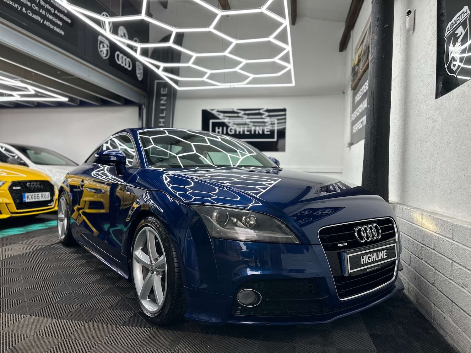 Used Audi TT 2011 for sale - 76949873: Photo 3