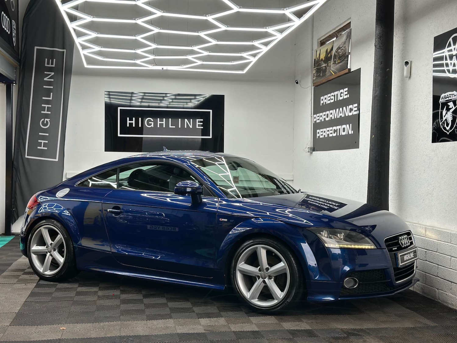 Used Audi TT 2011 for sale - 76949873: Photo 4
