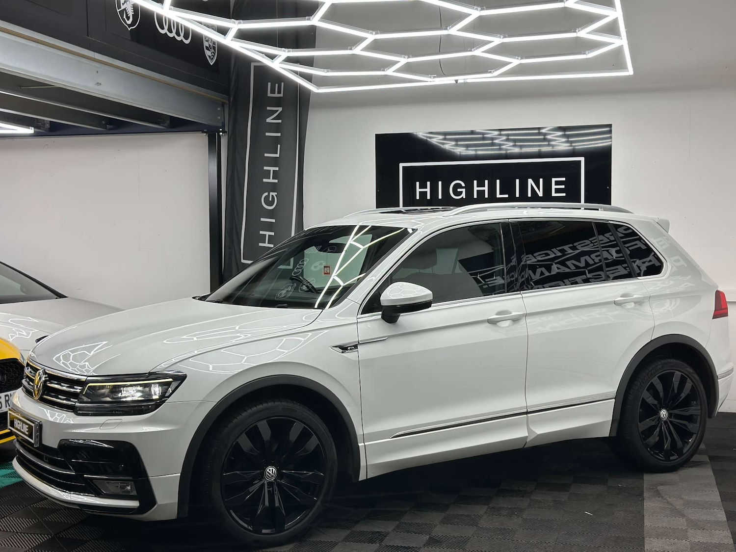 Used Volkswagen Tiguan 2016 for sale - 76977395: Photo 12