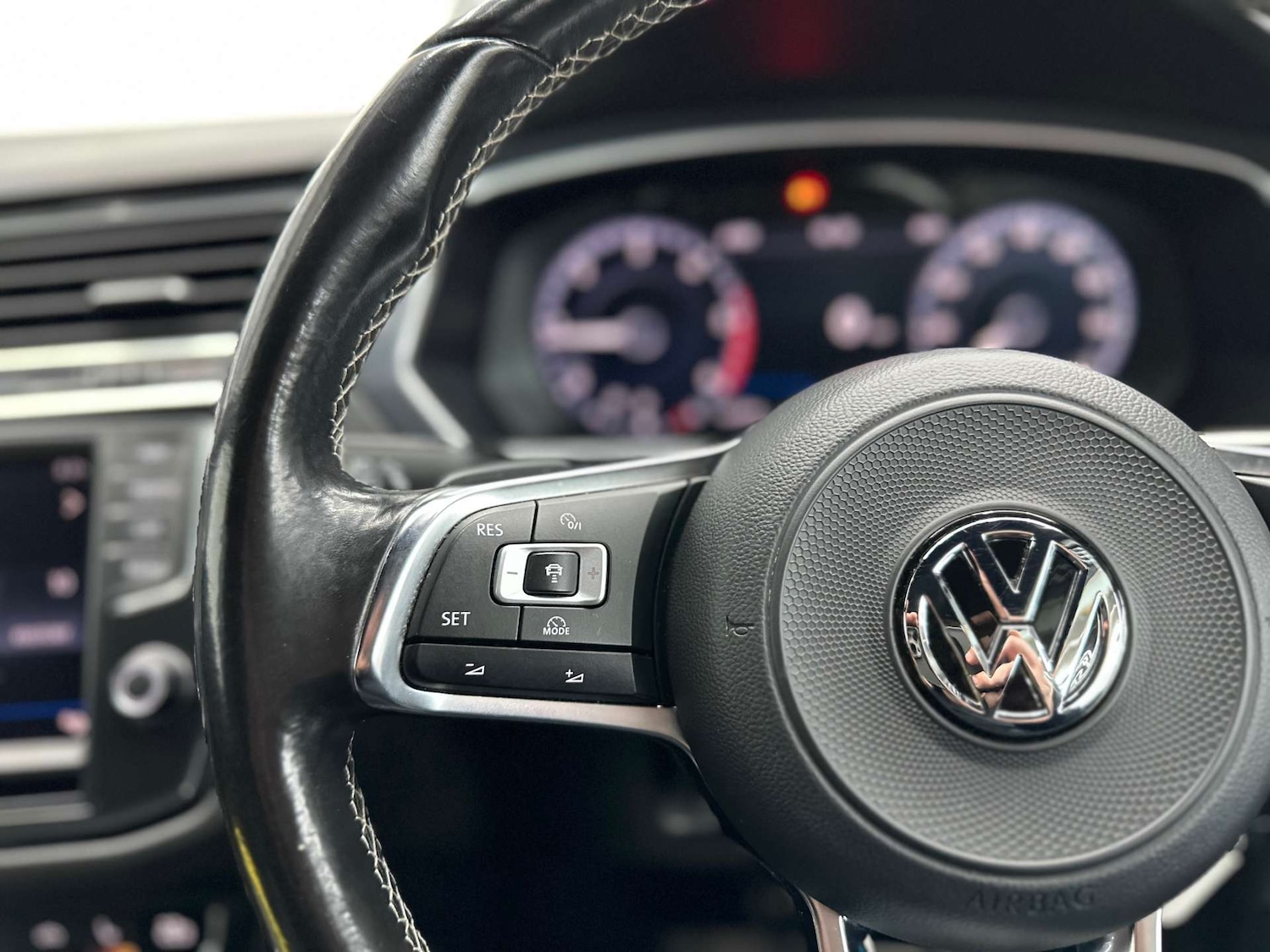 Used Volkswagen Tiguan 2016 for sale - 76977395: Photo 21