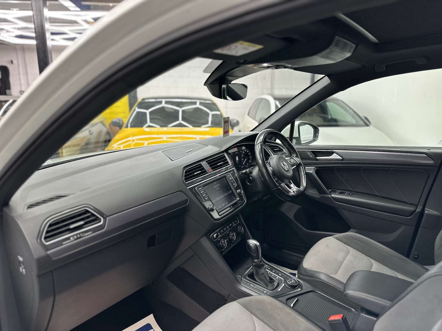 Used Volkswagen Tiguan 2016 for sale - 76977395: Photo 37