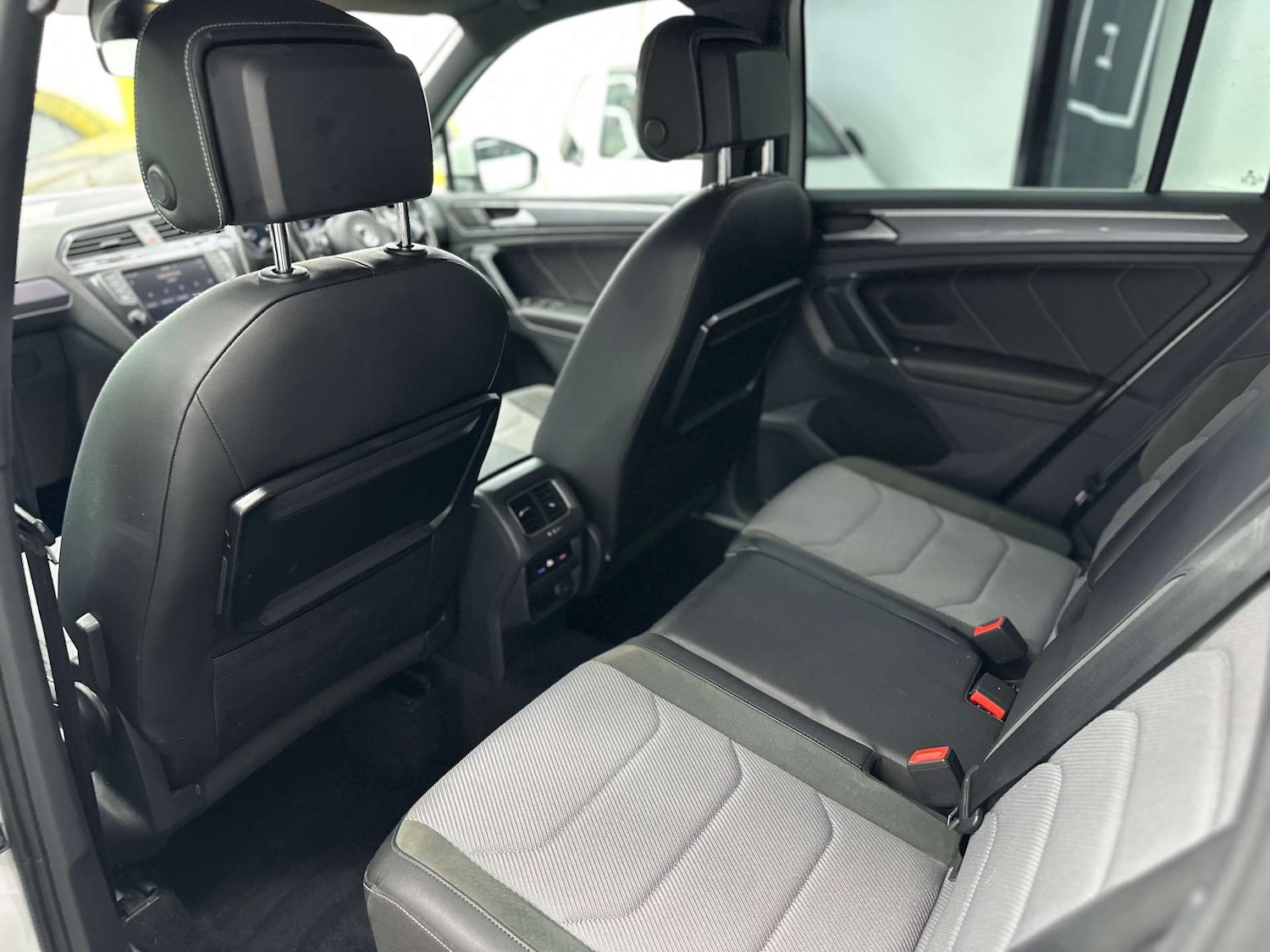 Used Volkswagen Tiguan 2016 for sale - 76977395: Photo 42