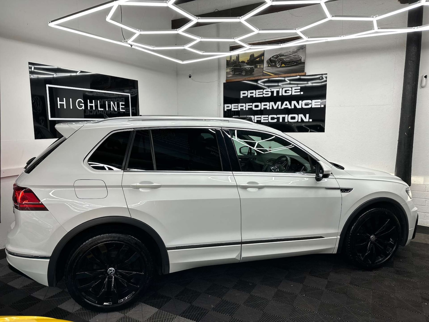 Used Volkswagen Tiguan 2016 for sale - 76977395: Photo 7