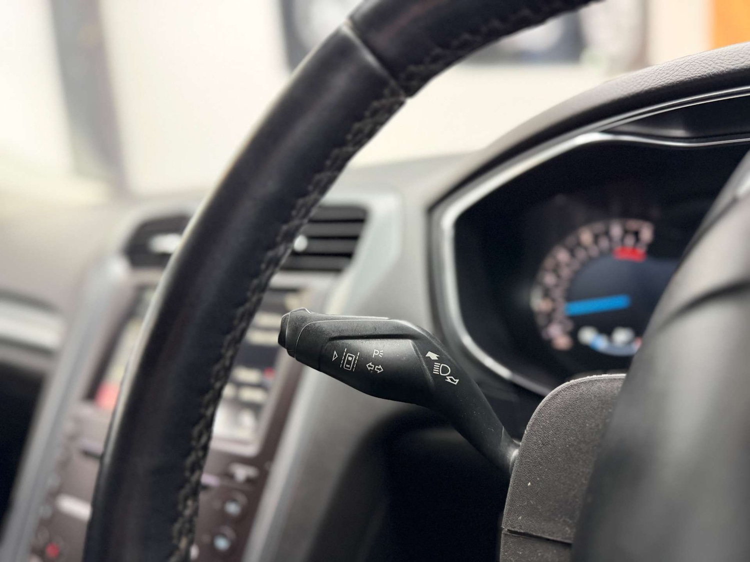 Used Ford Mondeo 2018 for sale - 77931928: Photo 21