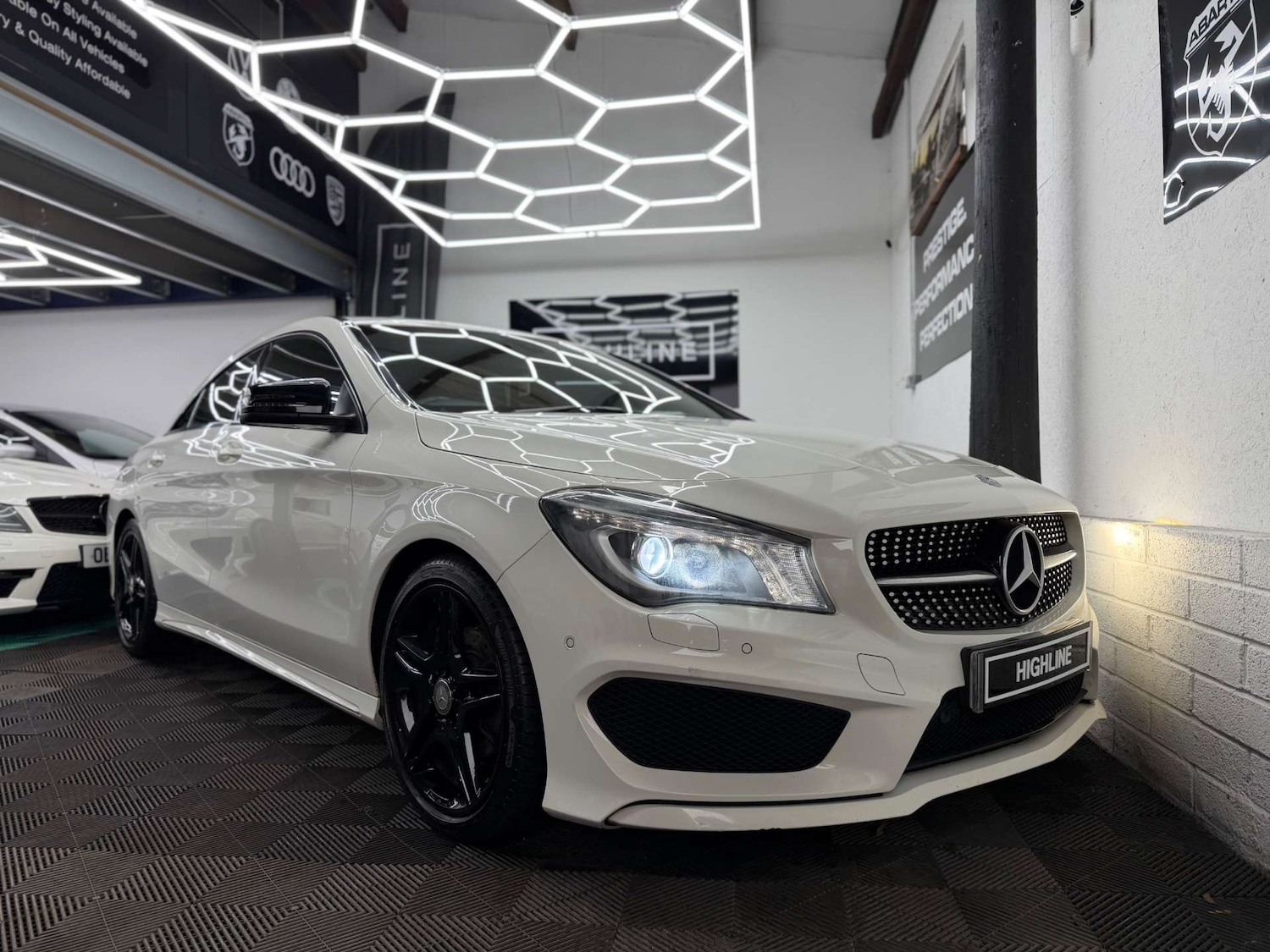 Used Mercedes-Benz CLA 2015 for sale - 77864565: Photo 2