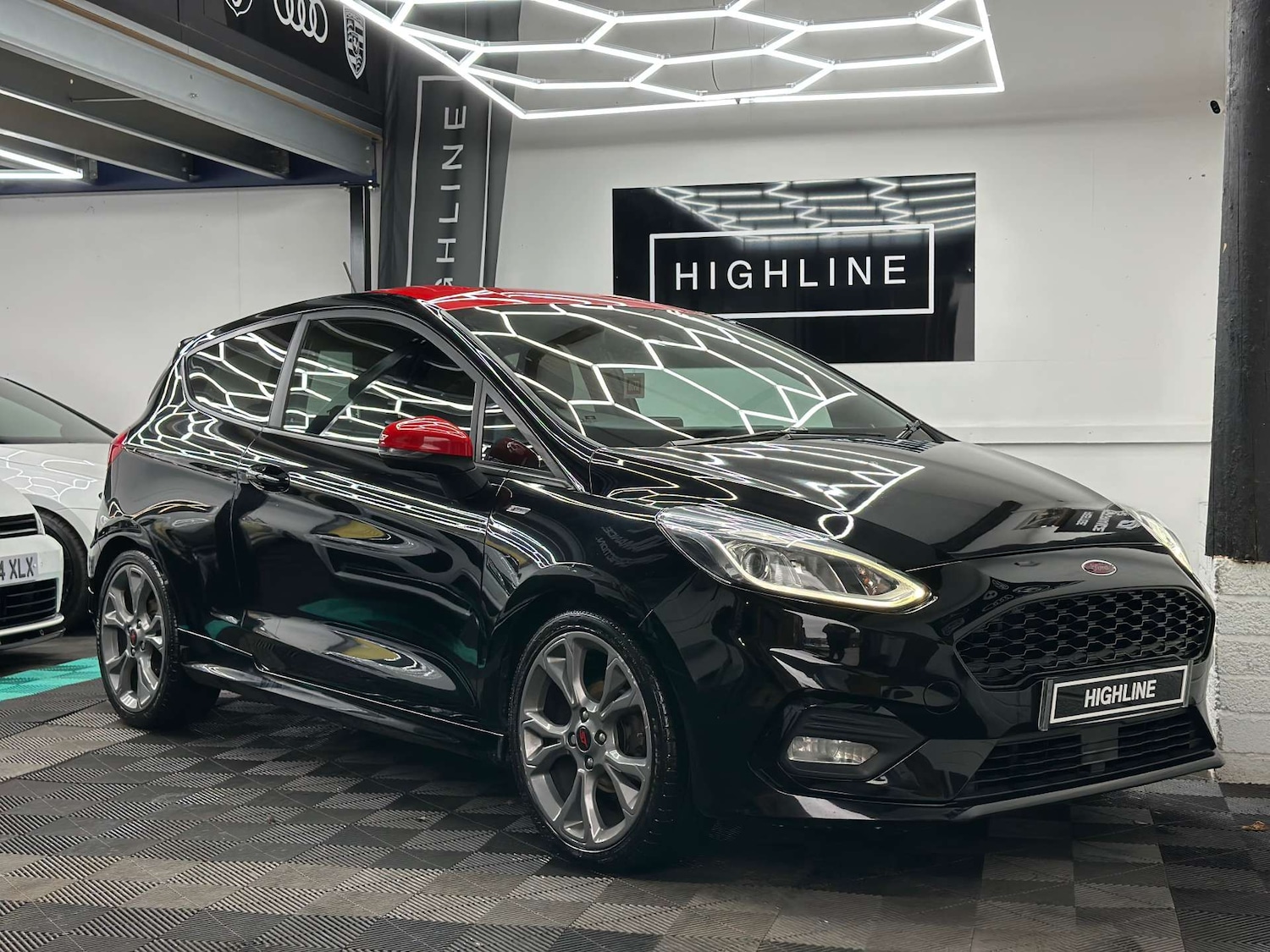 Used Ford Fiesta 2017 for sale - 76663140: Photo 2