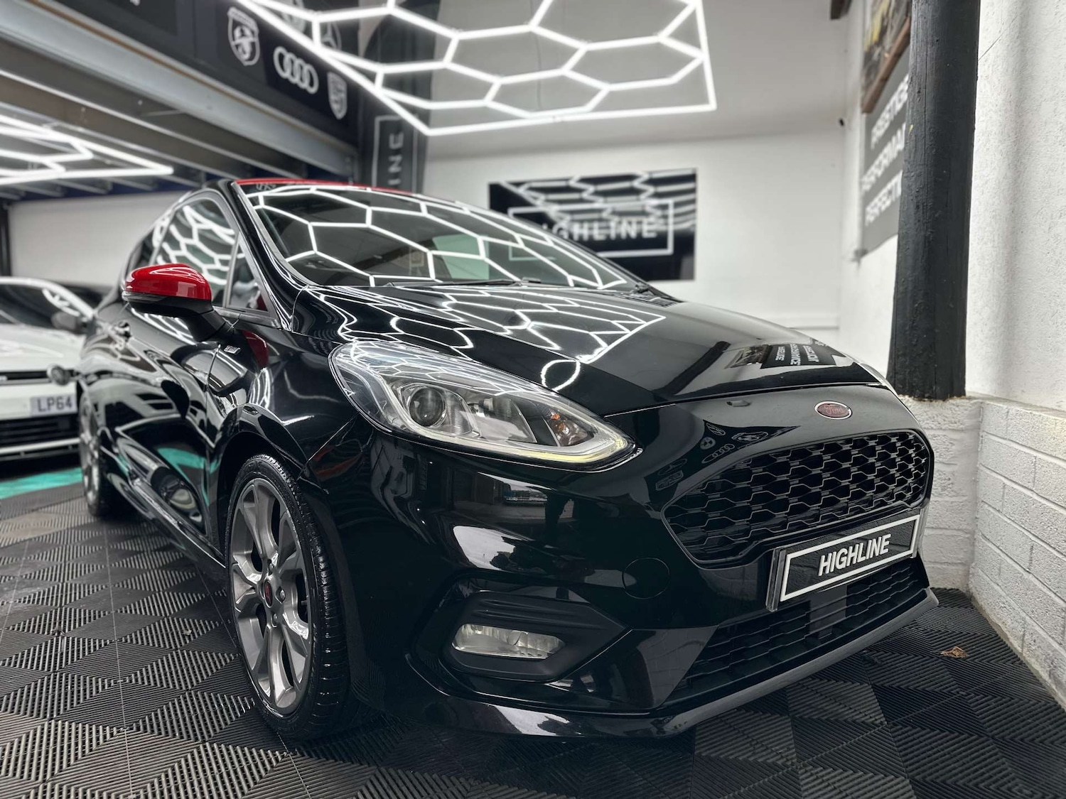 Used Ford Fiesta 2017 for sale - 76663140: Photo 3