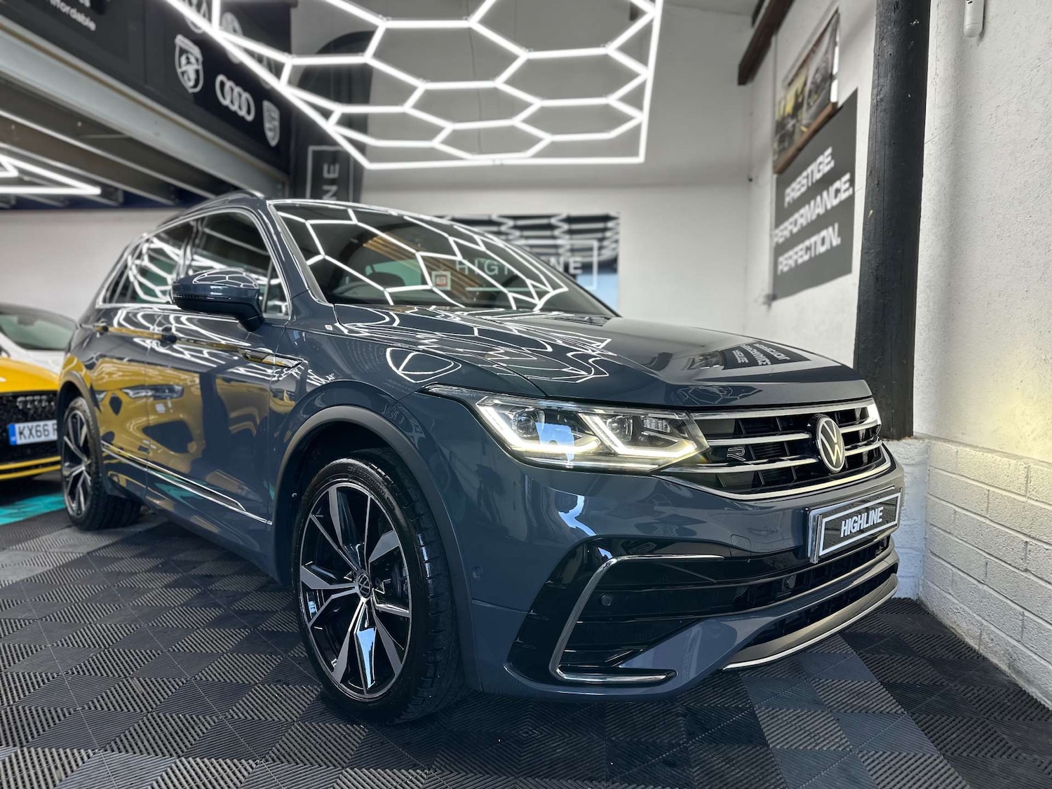 Used Volkswagen Tiguan 2021 for sale - 77022642: Photo 3