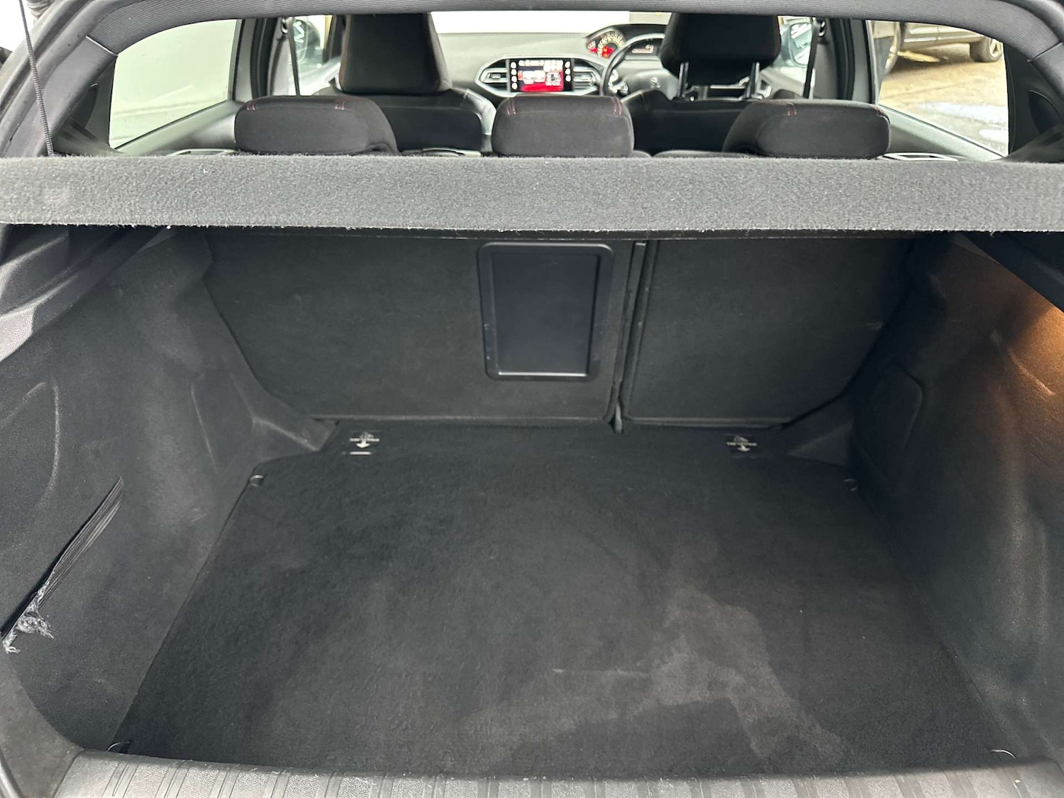 Used Peugeot 308 2016 for sale - 76625126: Photo 27