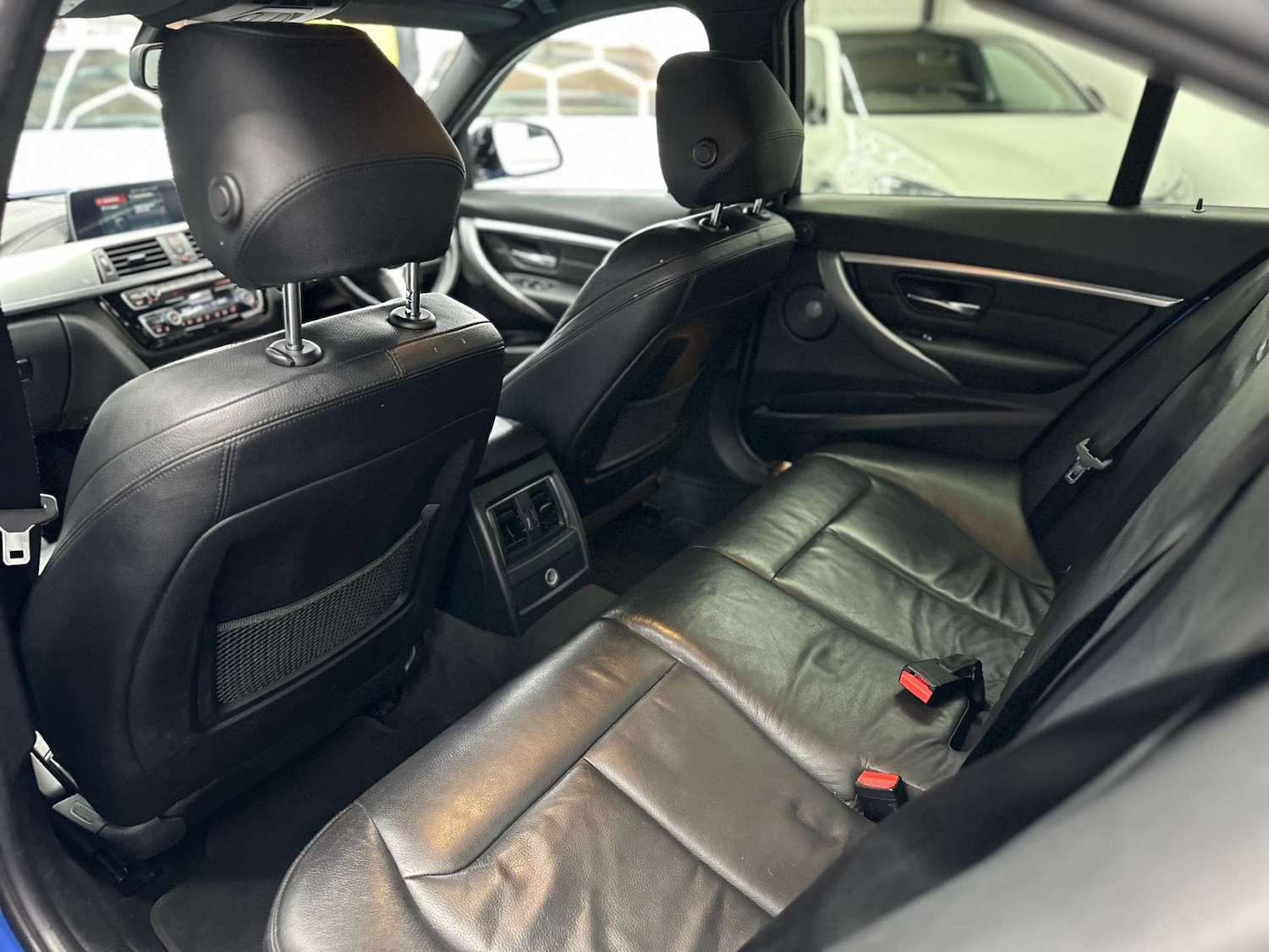 Used BMW 3 Series 2018 for sale - 76719518: Photo 40