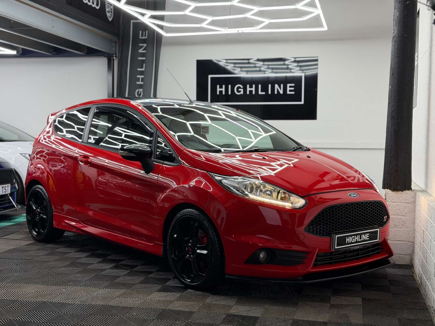 Used Ford Fiesta 2013 for sale - 77647606: Photo 2
