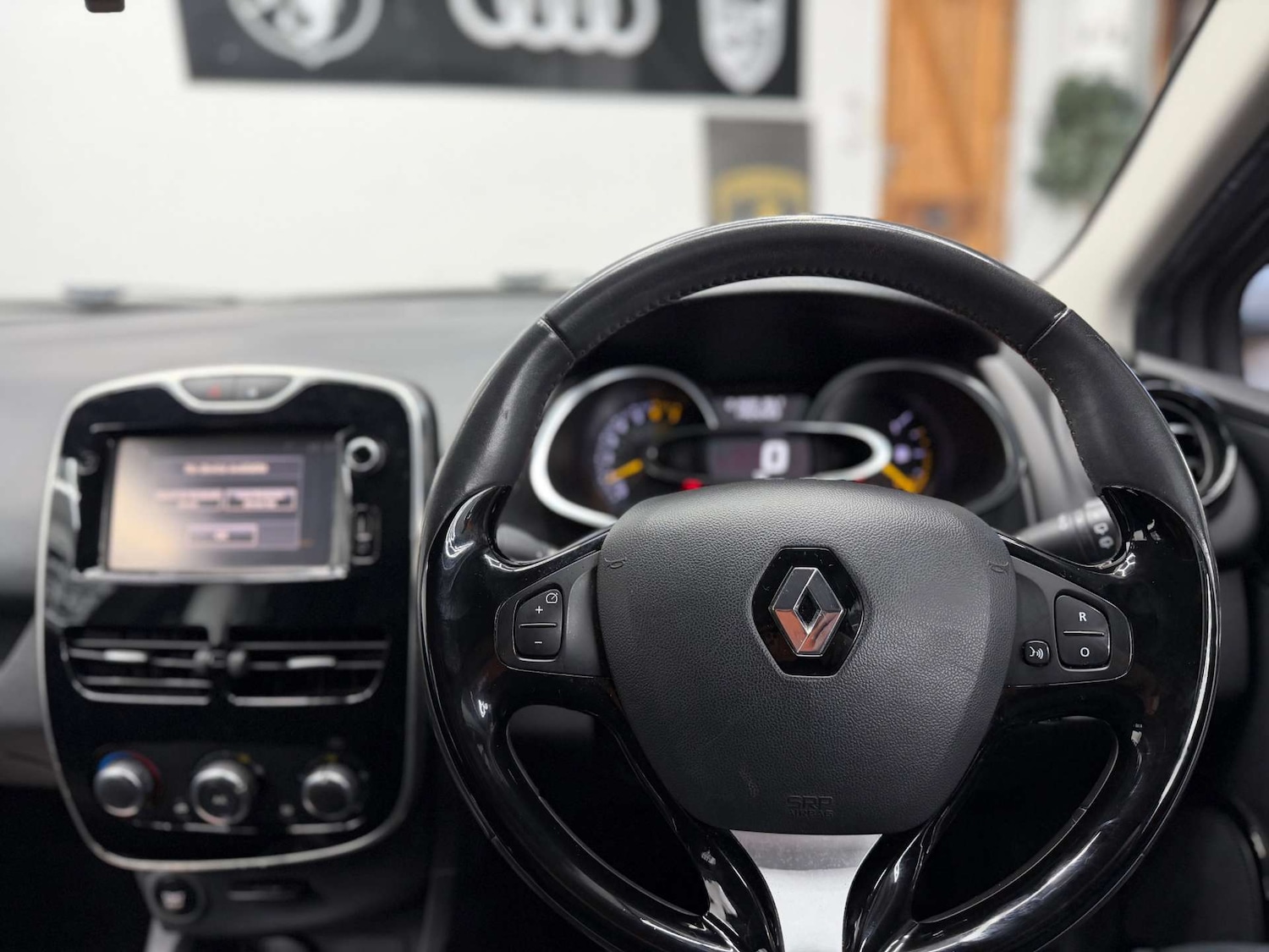 Used Renault Clio 2016 for sale - 77400152: Photo 16