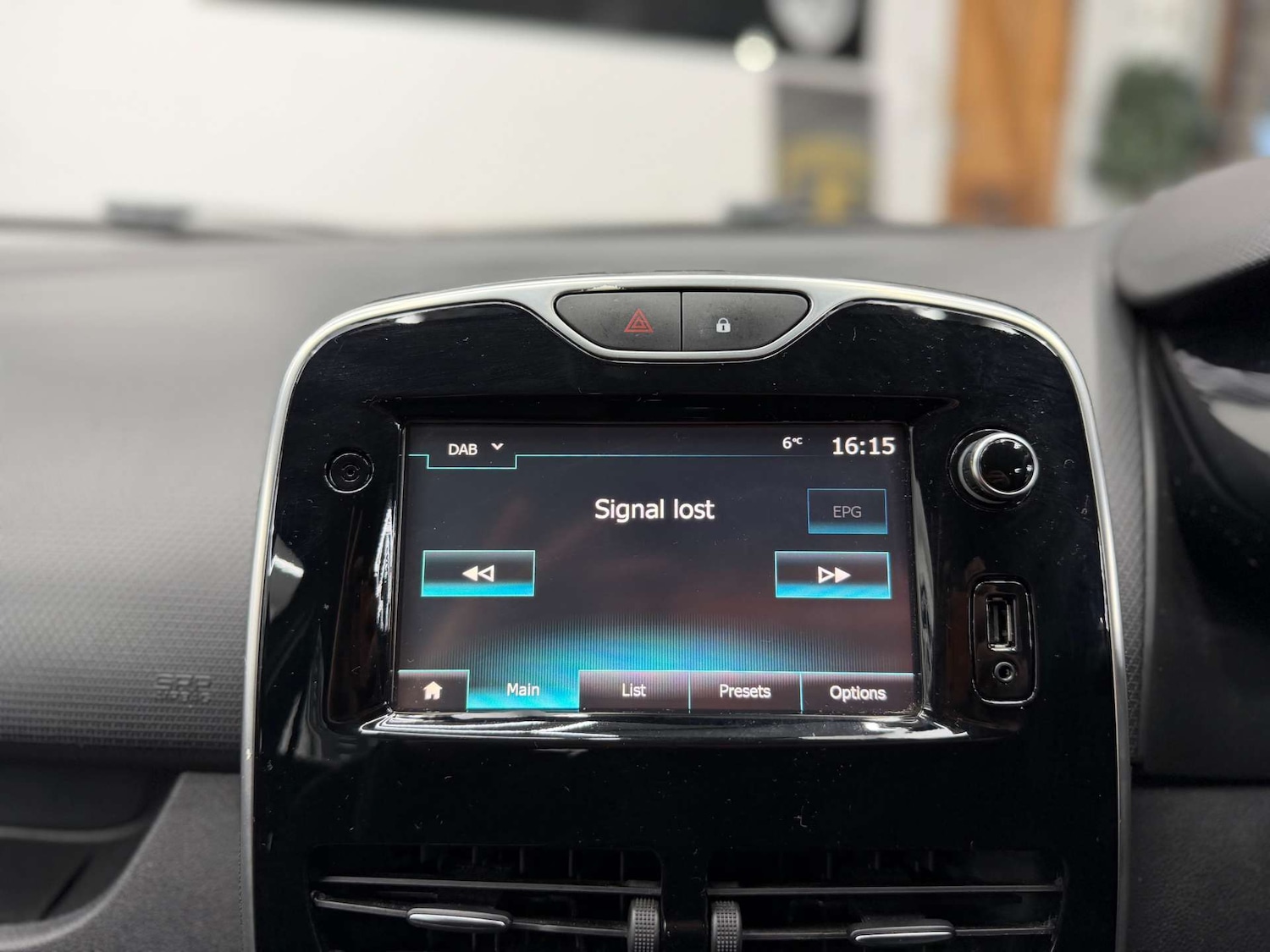 Used Renault Clio 2016 for sale - 77400152: Photo 19