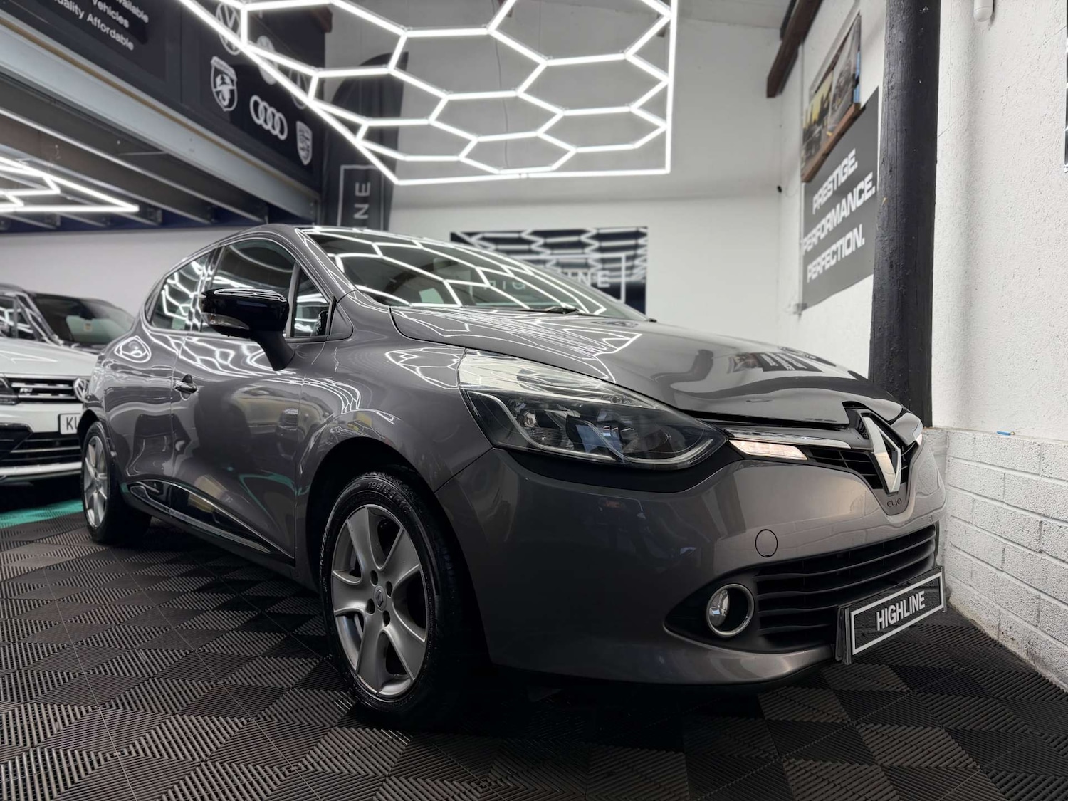 Used Renault Clio 2016 for sale - 77400152: Photo 3