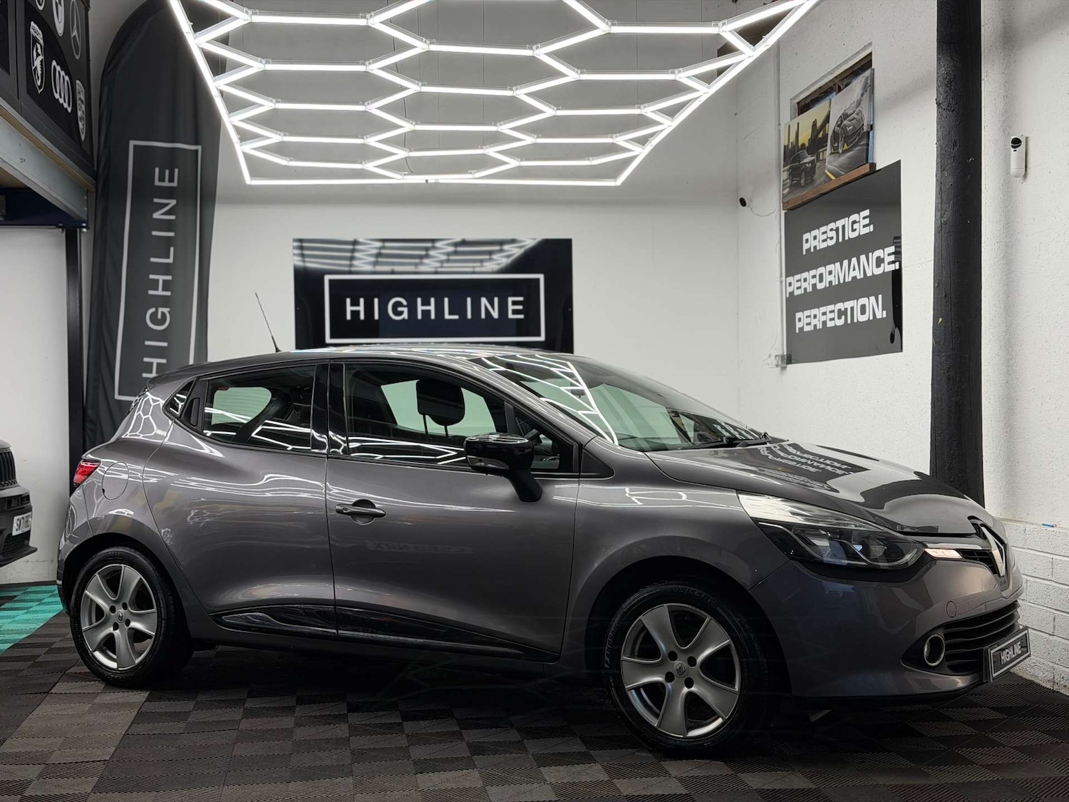 Used Renault Clio 2016 for sale - 77400152: Photo 4