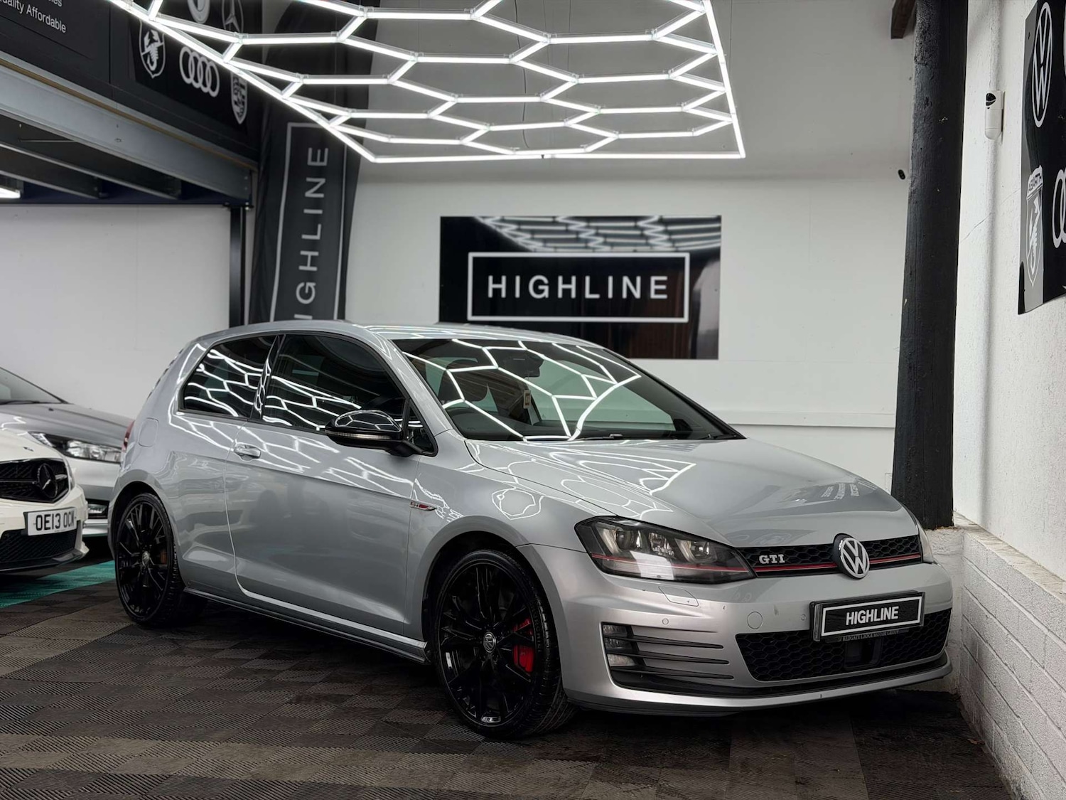 Used Volkswagen Golf 2014 for sale - 77911310: Photo 2