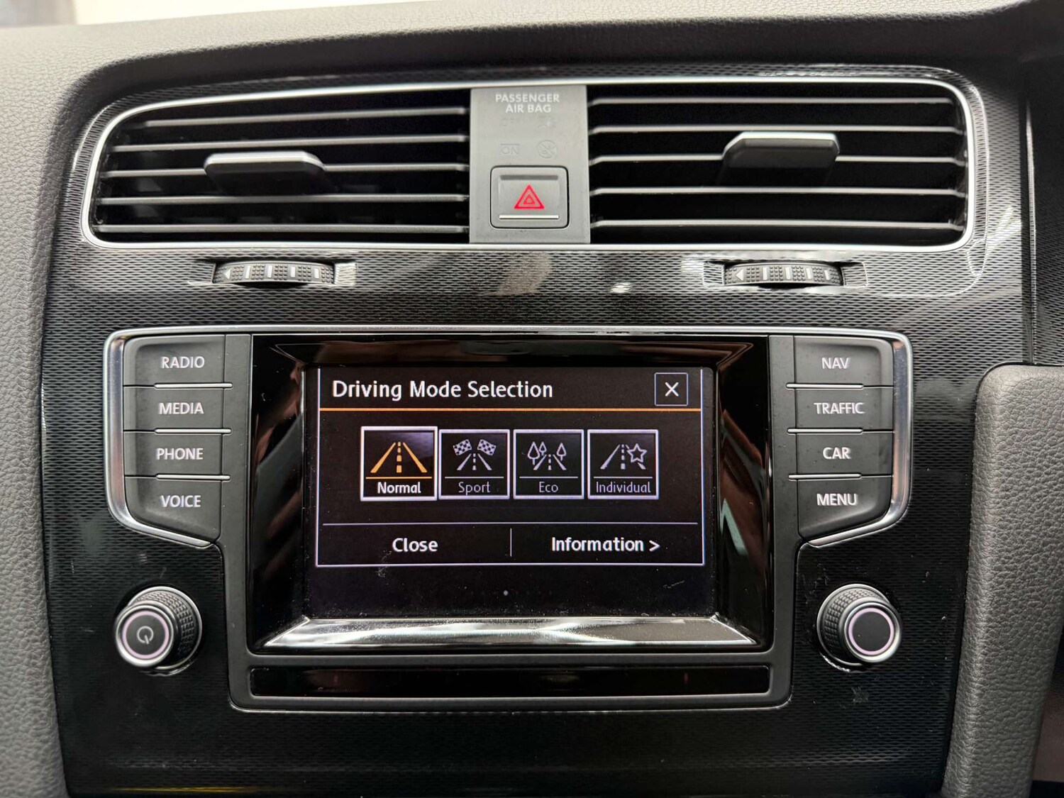 Used Volkswagen Golf 2014 for sale - 77911310: Photo 32