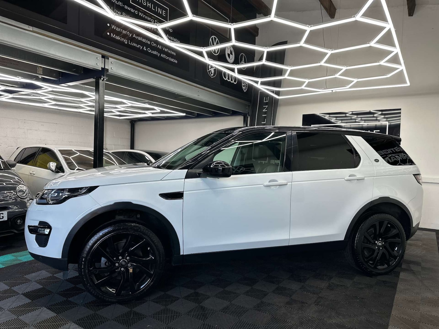 Used Land Rover Discovery Sport 2017 for sale - 77312202: Photo 3
