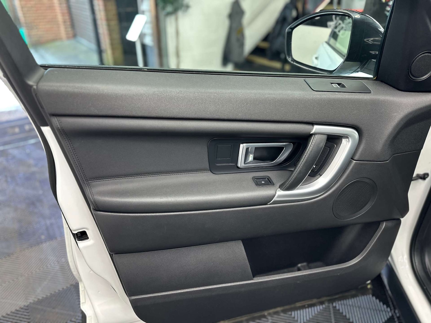 Used Land Rover Discovery Sport 2017 for sale - 77312202: Photo 32