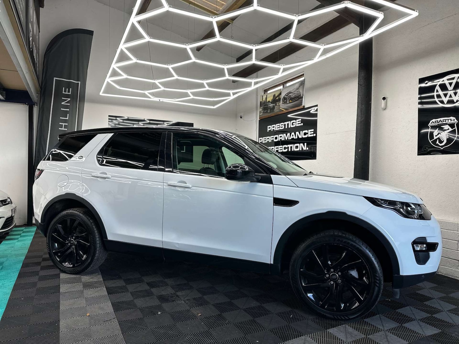 Used Land Rover Discovery Sport 2017 for sale - 77312202: Photo 5