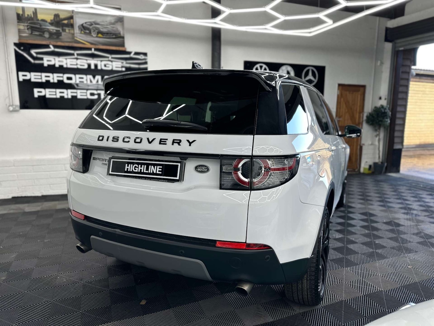 Used Land Rover Discovery Sport 2017 for sale - 77312202: Photo 6