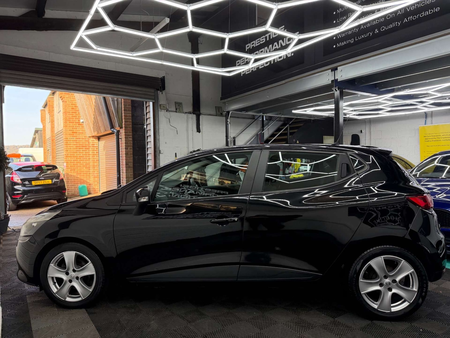 Used Renault Clio 2015 for sale - 77673739: Photo 12