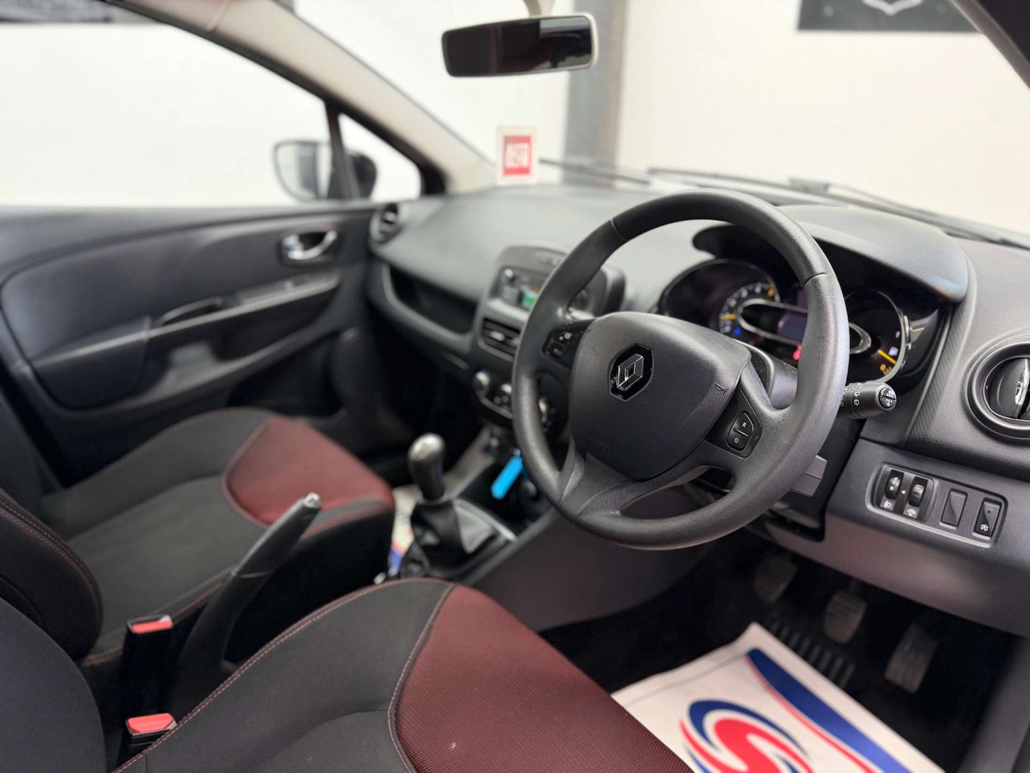 Used Renault Clio 2015 for sale - 77673739: Photo 13