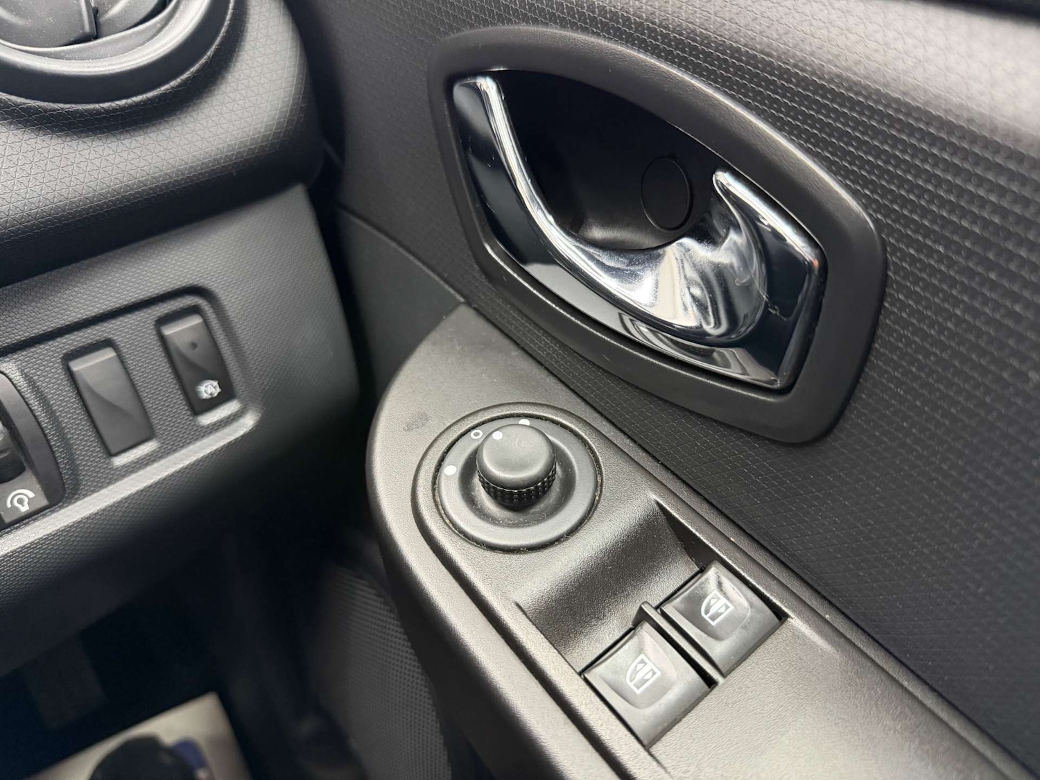 Used Renault Clio 2015 for sale - 77673739: Photo 18