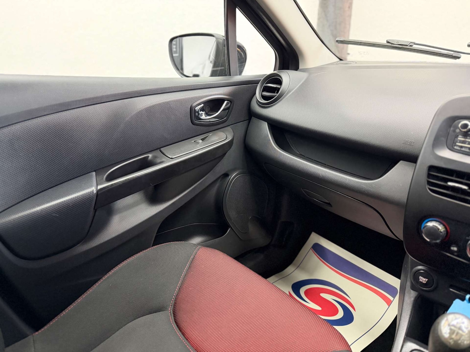 Used Renault Clio 2015 for sale - 77673739: Photo 25