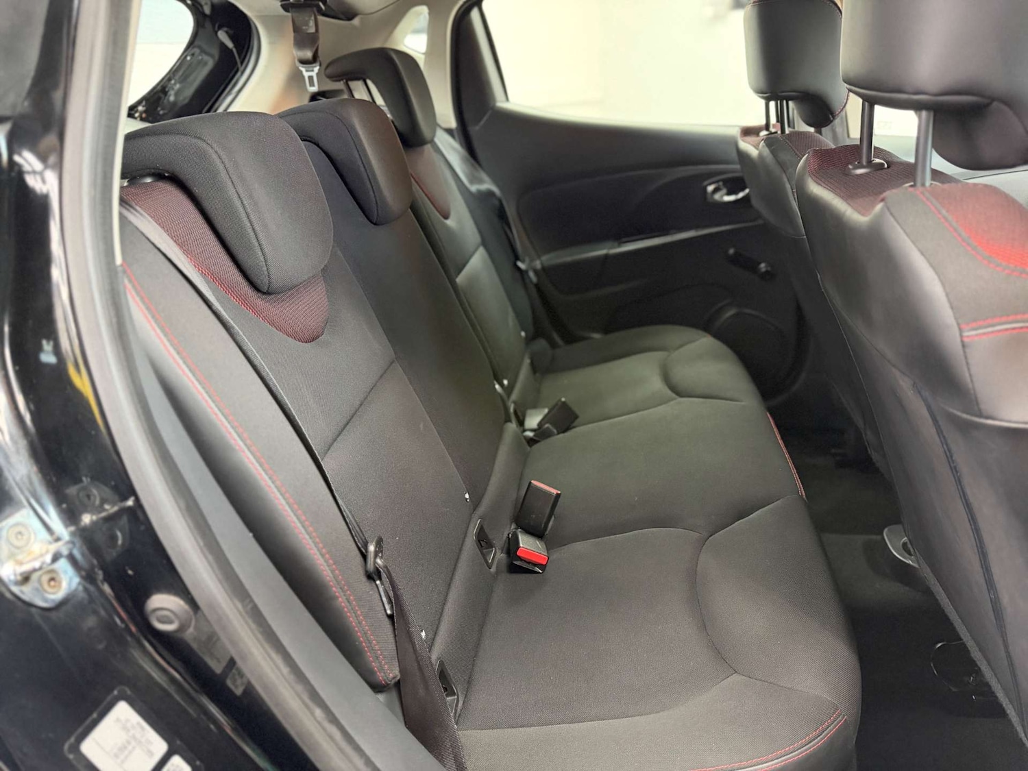 Used Renault Clio 2015 for sale - 77673739: Photo 30