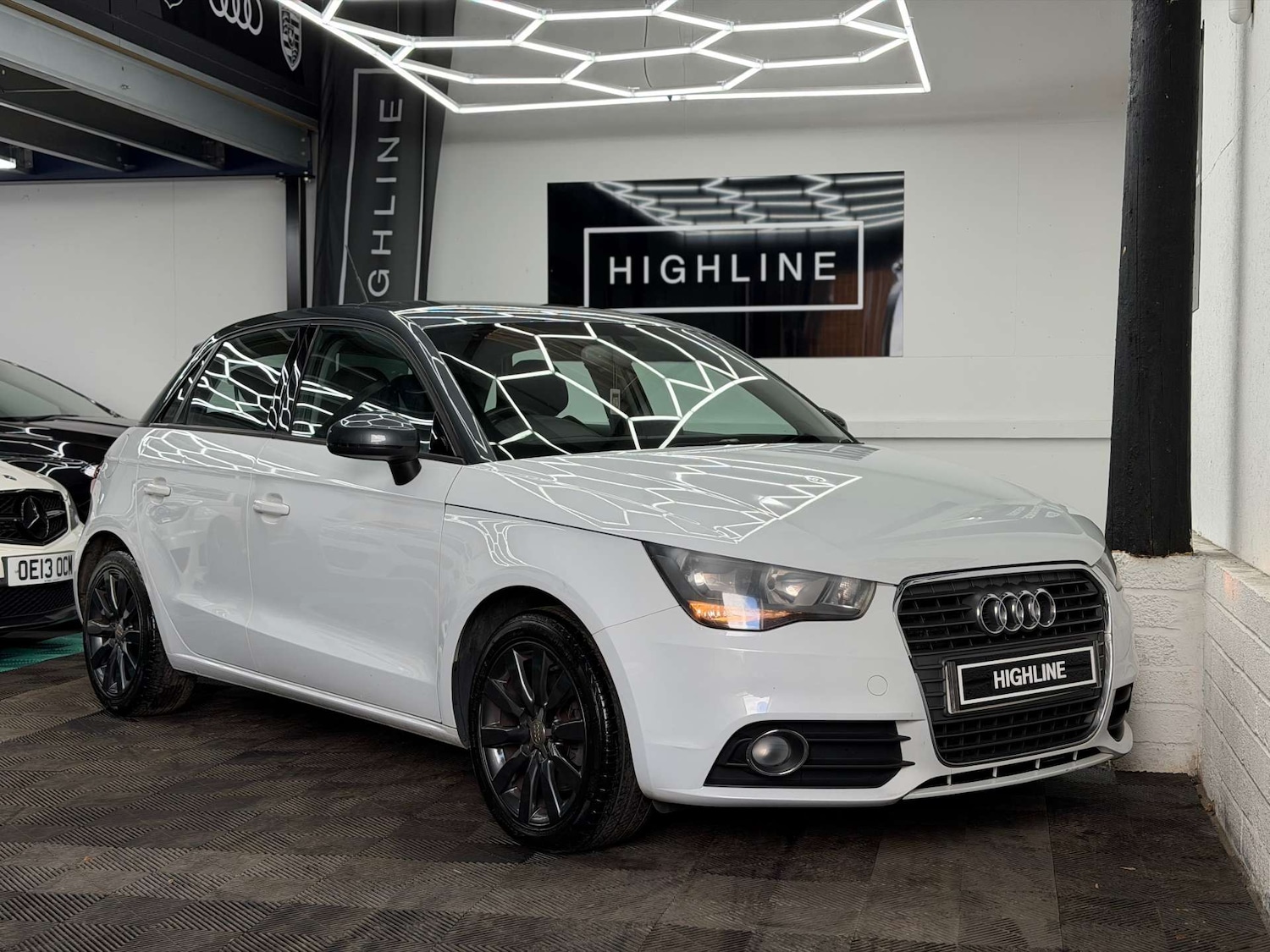 Used Audi A1 2013 for sale - 78031062: Photo 2
