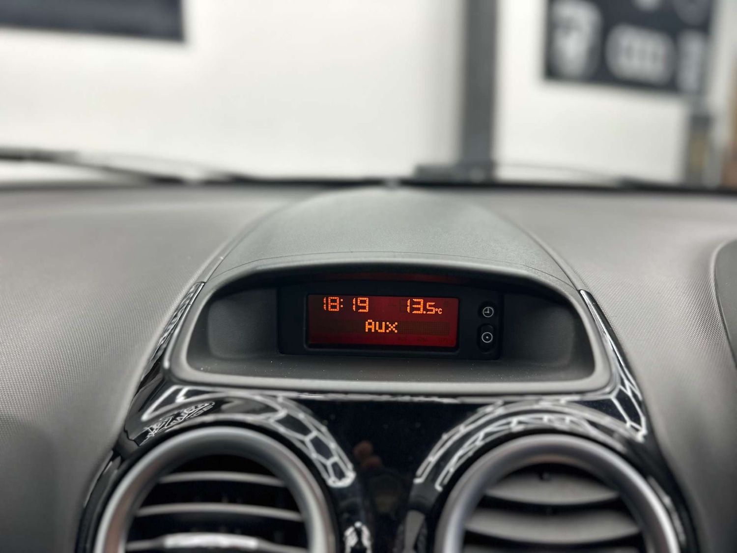 Used Vauxhall Corsa 2013 for sale - 76625125: Photo 18