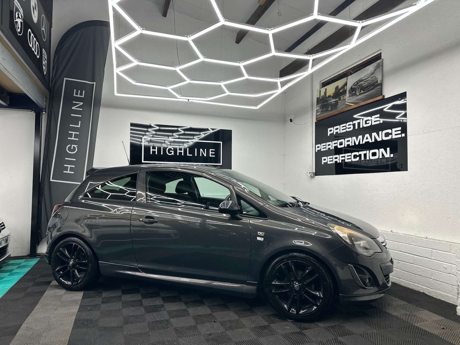 Used Vauxhall Corsa 2013 for sale - 76625125: Photo 3