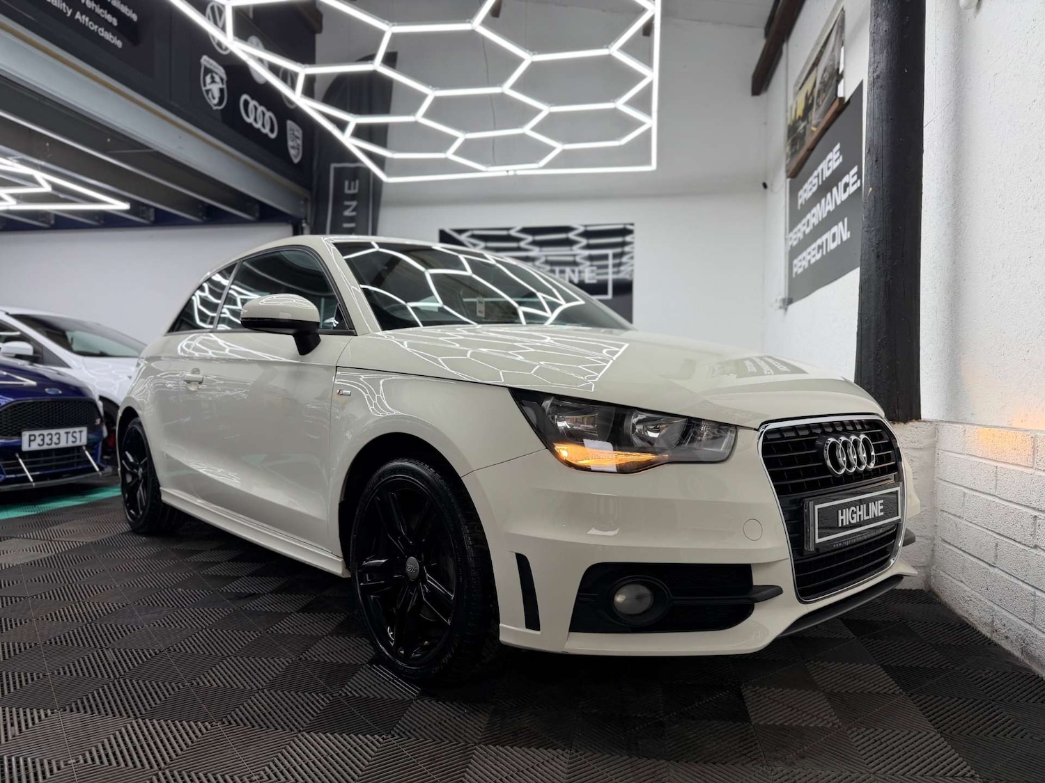 Used Audi A1 2011 for sale - 77647621: Photo 3