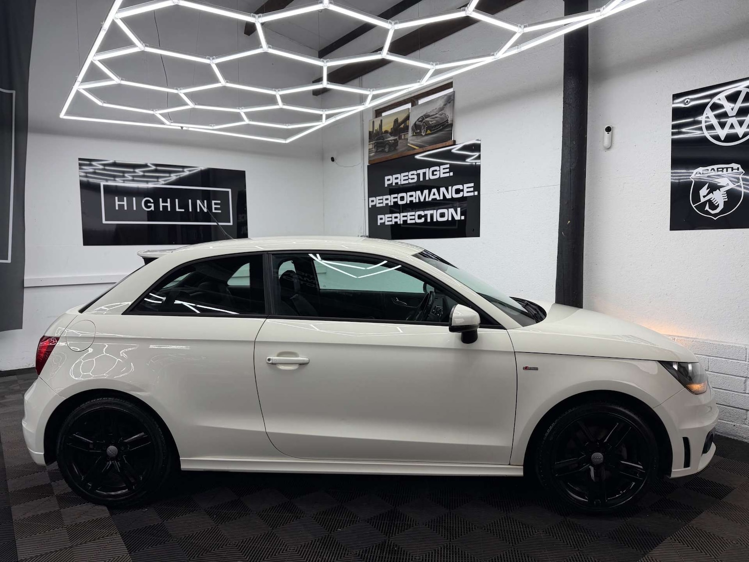 Used Audi A1 2011 for sale - 77647621: Photo 6