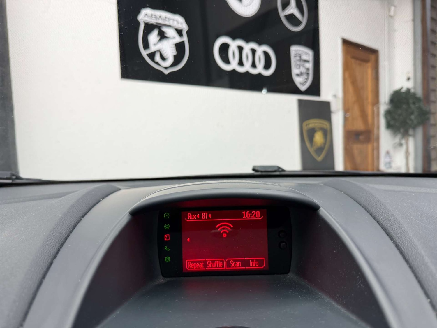 Used Ford Fiesta 2011 for sale - 77647619: Photo 18