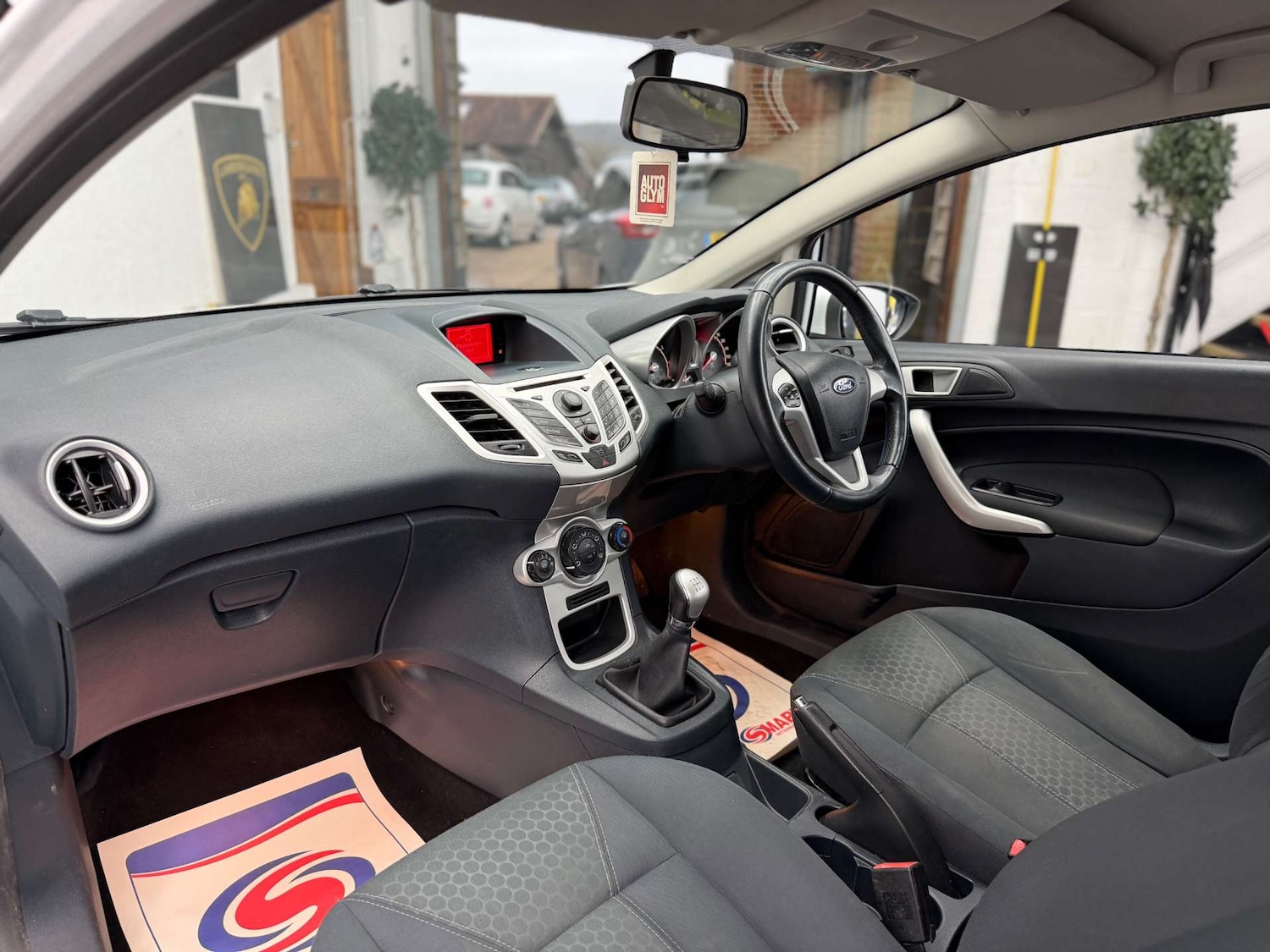 Used Ford Fiesta 2011 for sale - 77647619: Photo 24