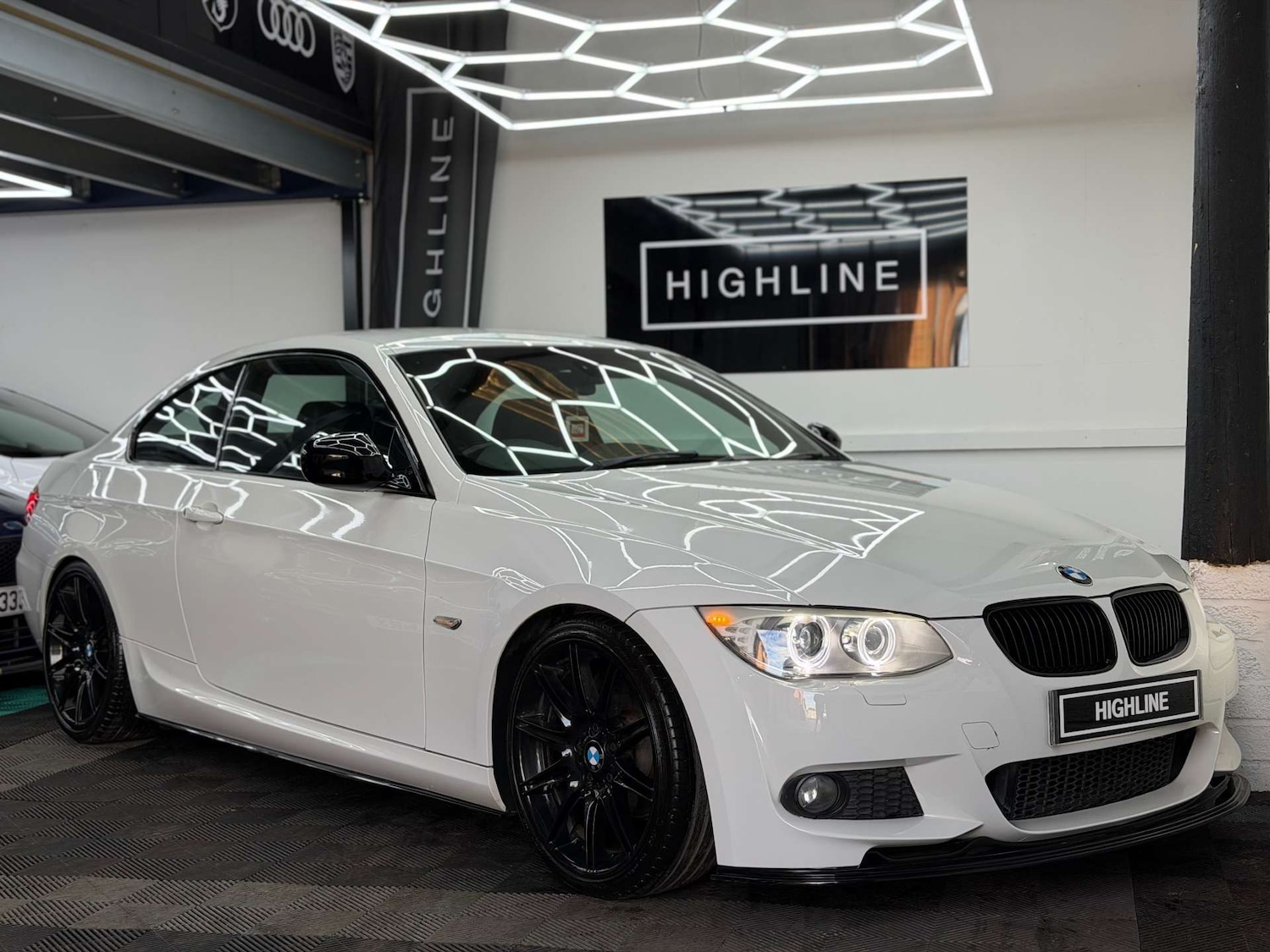 Used BMW 3 Series 2013 for sale - 77678661: Photo 2