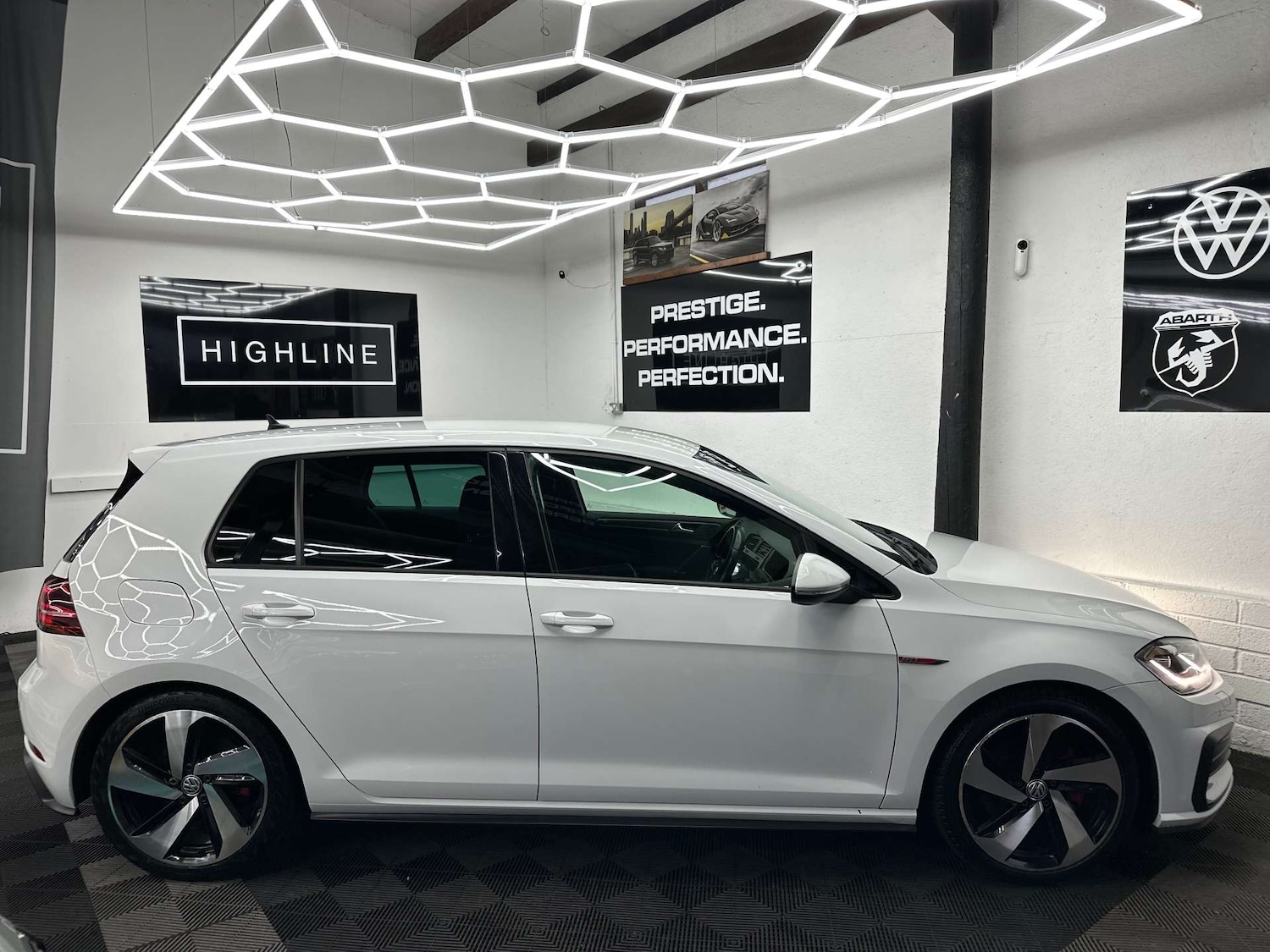Used Volkswagen Golf 2018 for sale - 76977394: Photo 6